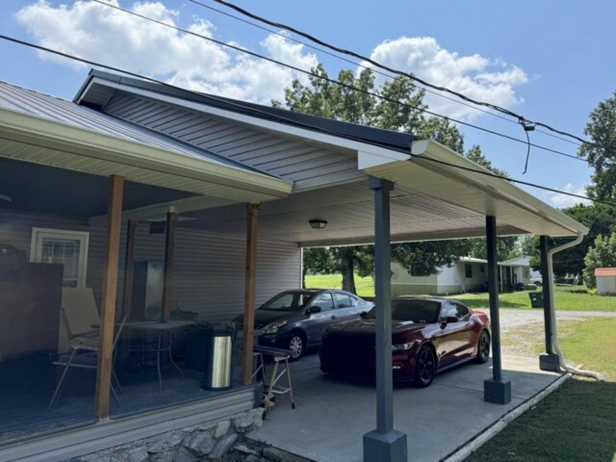 Picture of Home For Sale in Mcewen, Tennessee, United States