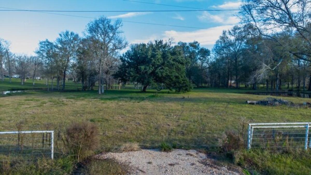 Picture of Residential Land For Sale in Liberty, Texas, United States