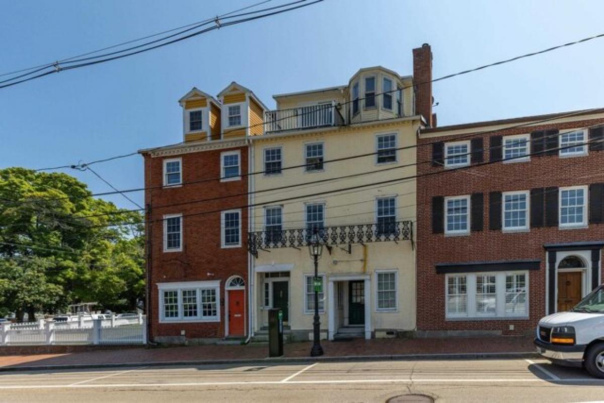 Picture of Home For Sale in Portsmouth, New Hampshire, United States