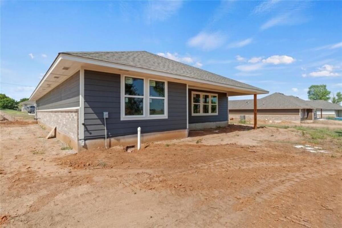 Picture of Home For Sale in Tuttle, Oklahoma, United States