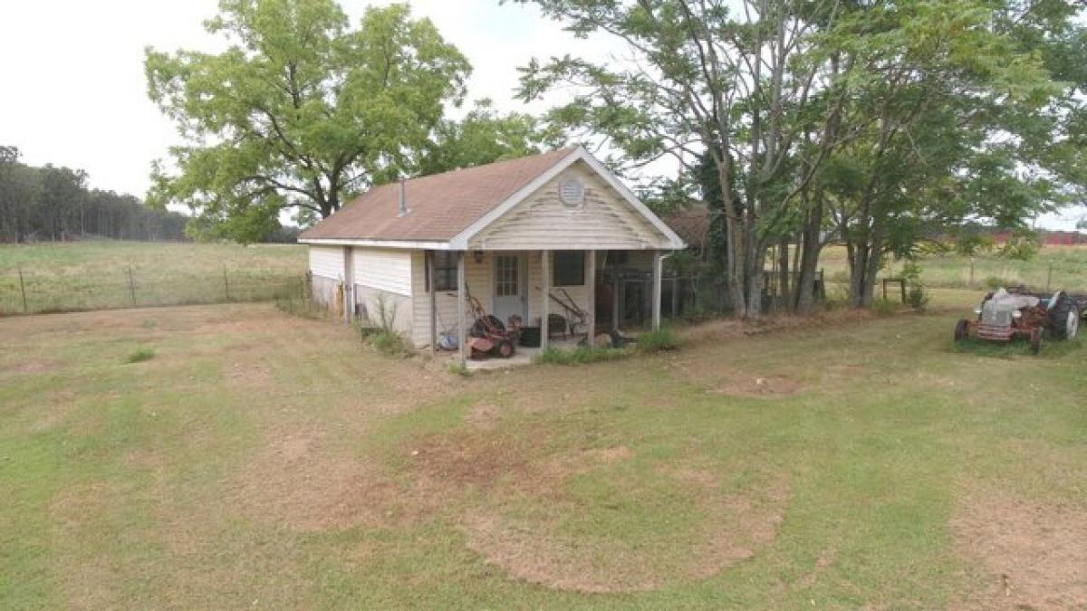 Picture of Home For Sale in Louisburg, Missouri, United States