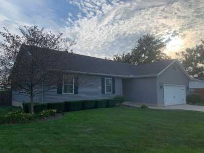 Home For Sale in Bloomington, Illinois