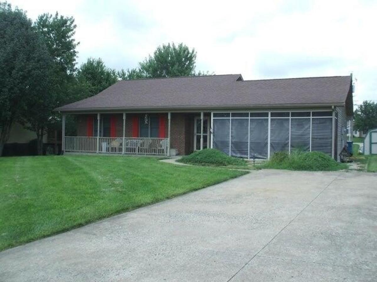 Picture of Home For Sale in Lawrenceburg, Kentucky, United States