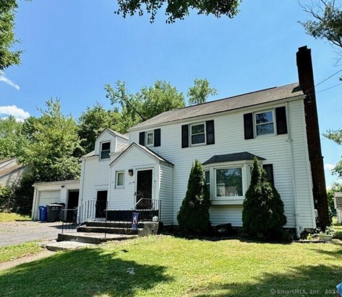 Picture of Home For Sale in Hartford, Connecticut, United States