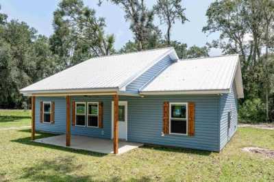 Home For Sale in Lee, Florida