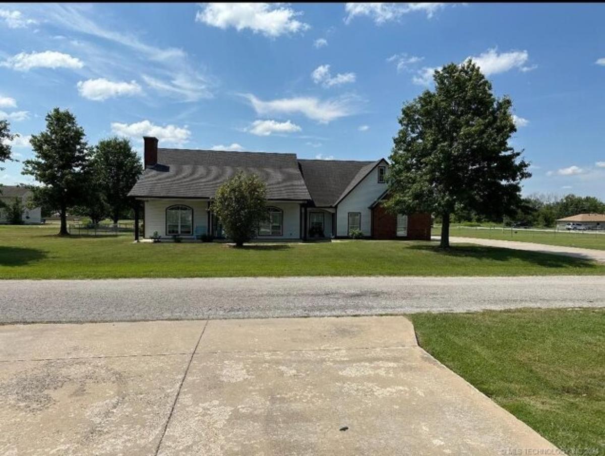 Picture of Home For Sale in Wagoner, Oklahoma, United States