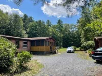 Home For Sale in Sparrow Bush, New York