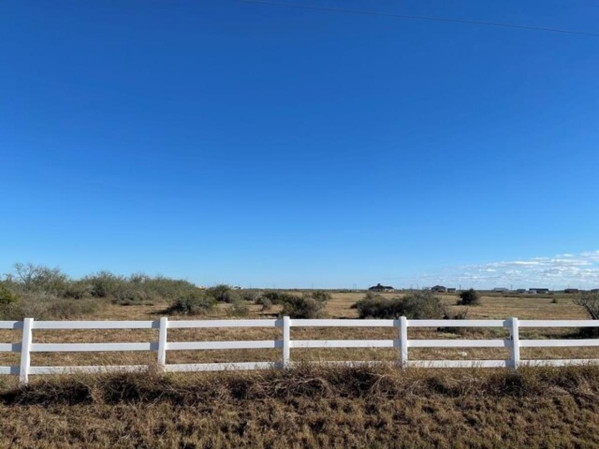 Picture of Residential Land For Sale in Rockport, Texas, United States