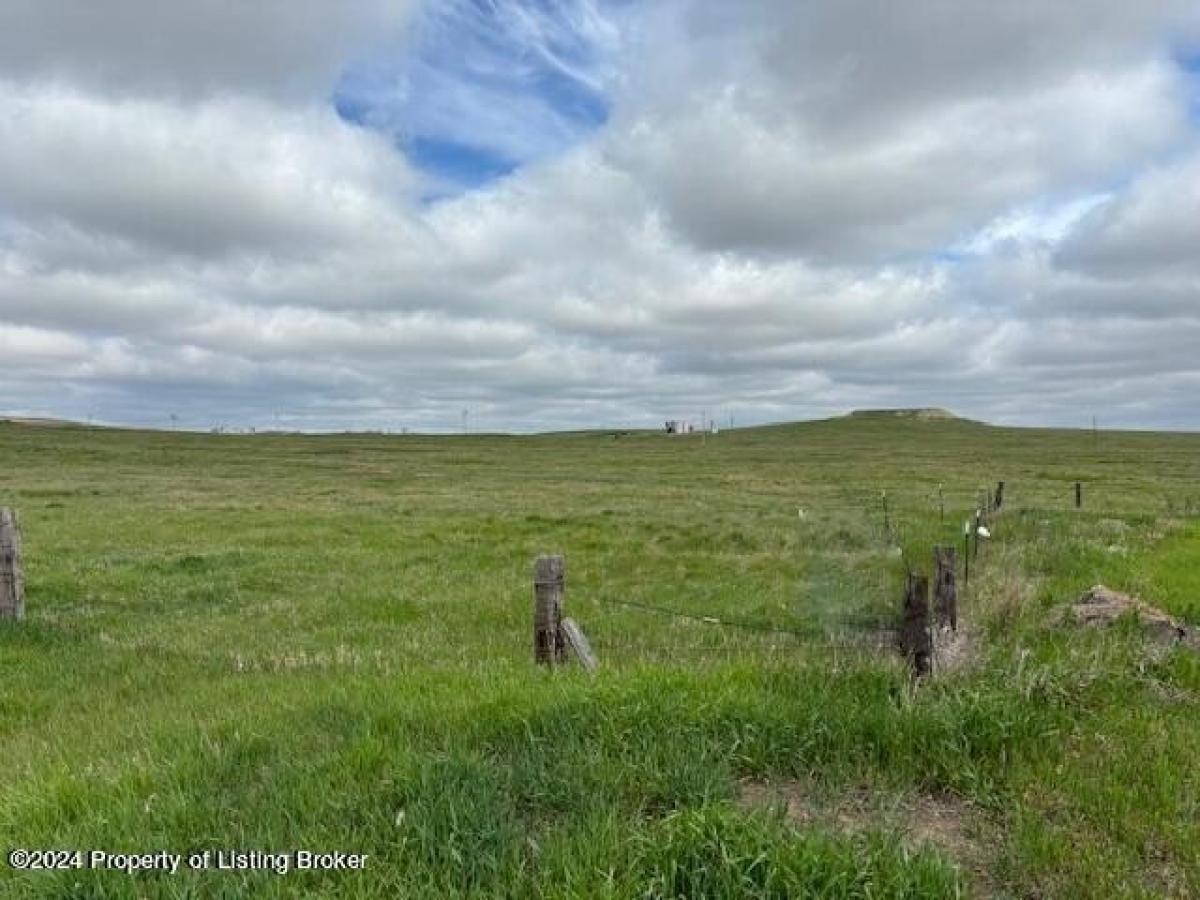 Picture of Residential Land For Sale in Belfield, North Dakota, United States