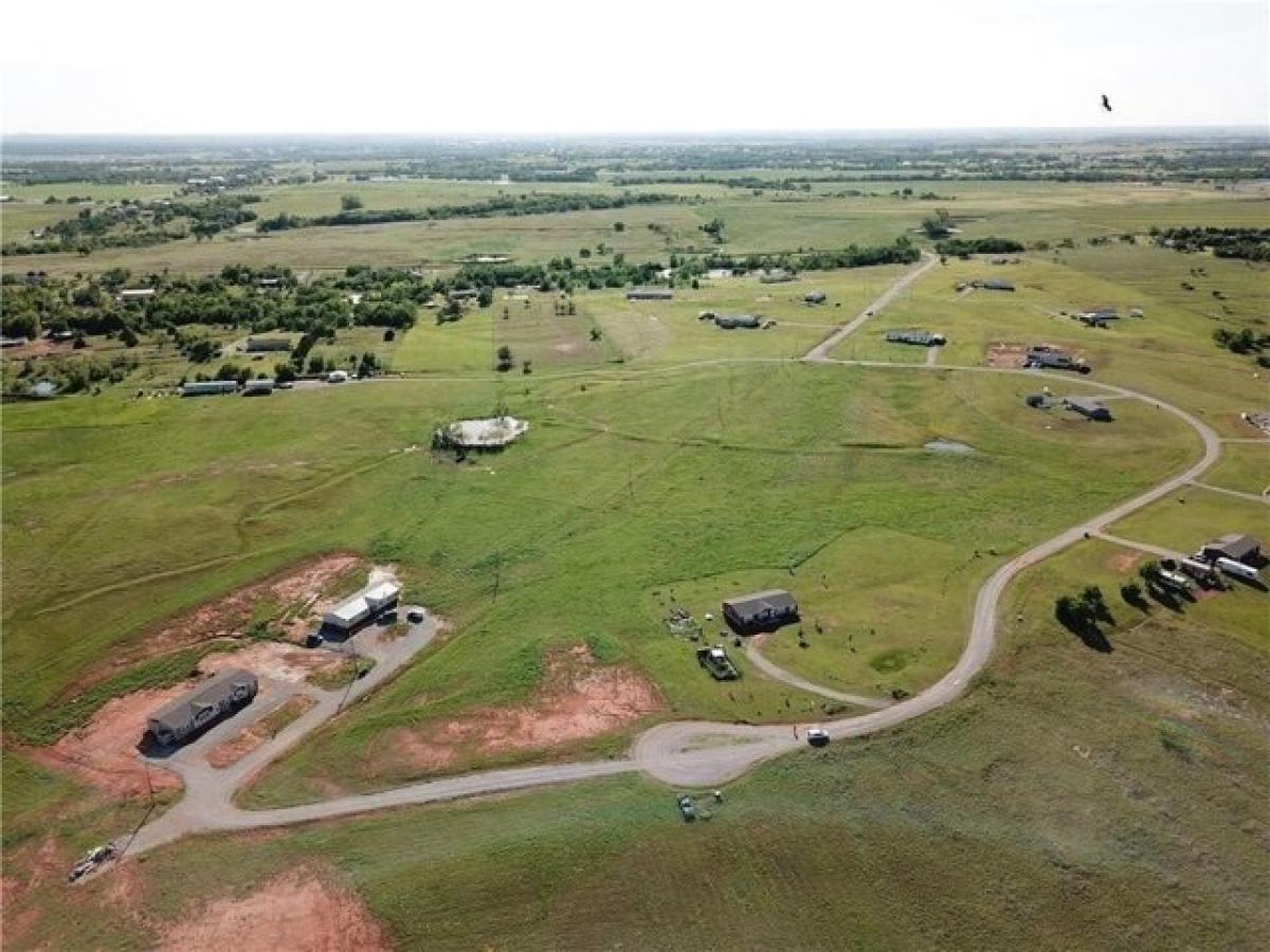 Picture of Residential Land For Sale in Chickasha, Oklahoma, United States