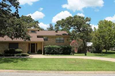 Home For Sale in Bellville, Texas