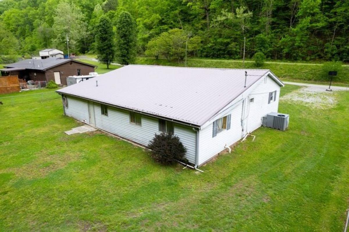 Picture of Home For Sale in Virgie, Kentucky, United States