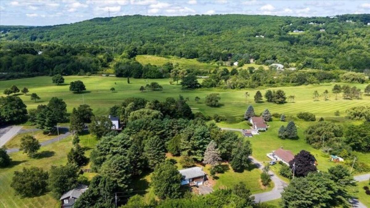 Picture of Home For Sale in Rockland, Maine, United States