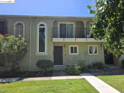 Home For Sale in Pittsburg, California