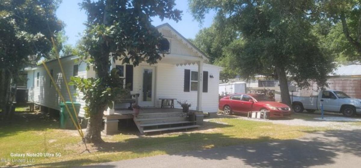 Picture of Home For Sale in Waveland, Mississippi, United States