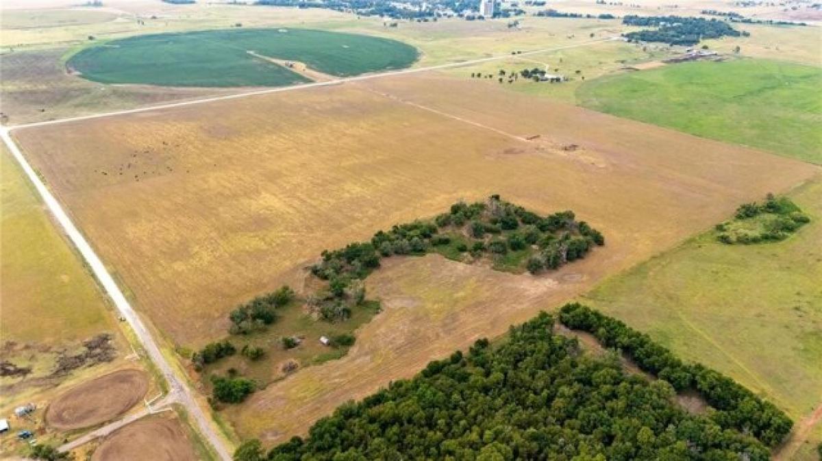 Picture of Residential Land For Sale in Ames, Oklahoma, United States