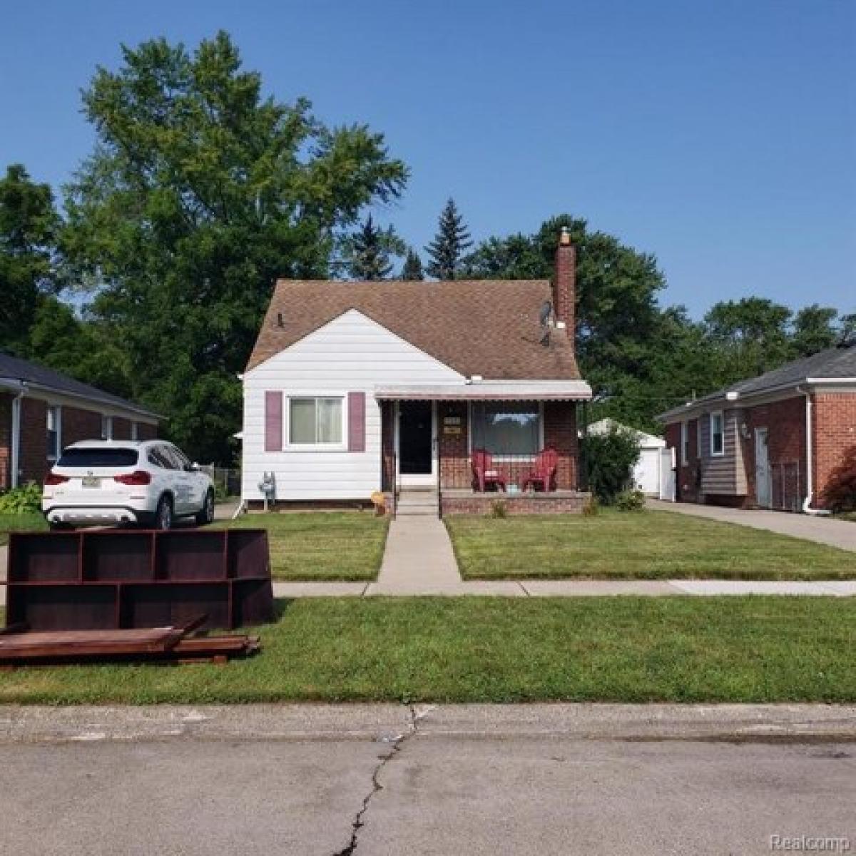 Picture of Home For Sale in Redford, Michigan, United States