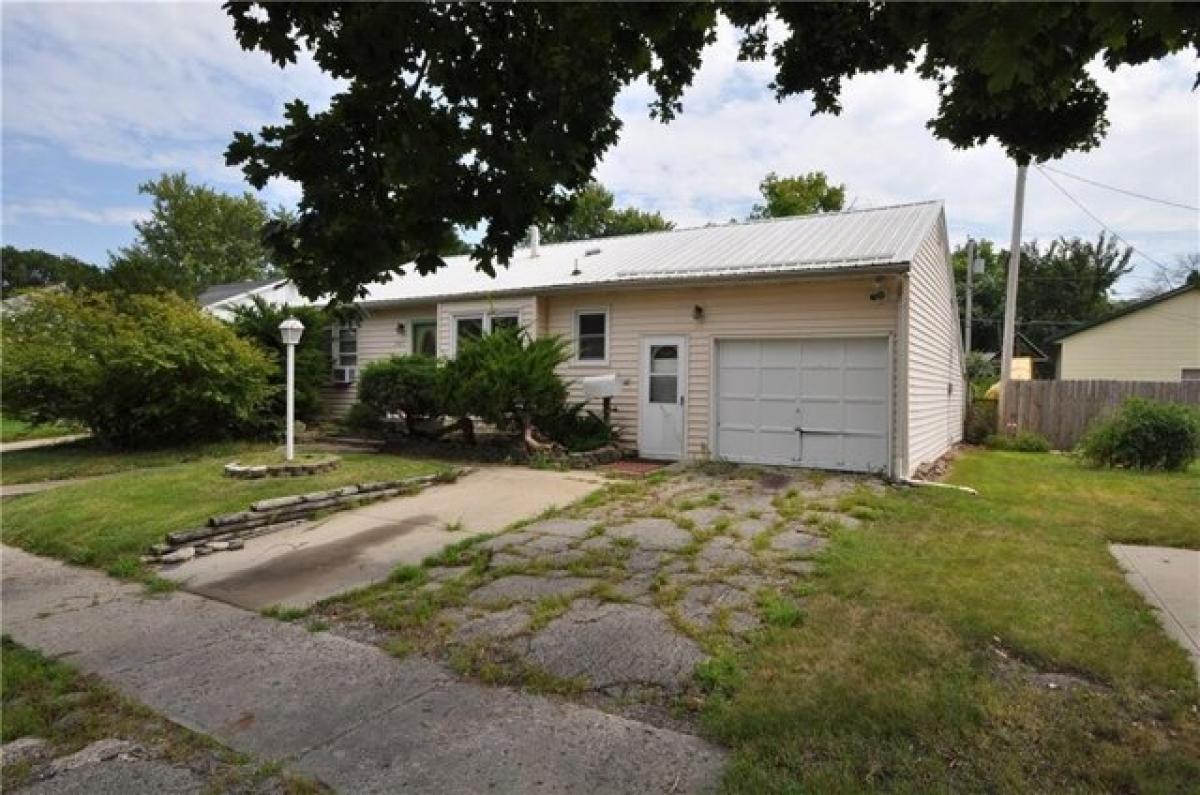 Picture of Home For Sale in Perry, Iowa, United States