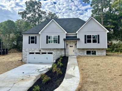 Home For Sale in Fort Oglethorpe, Georgia