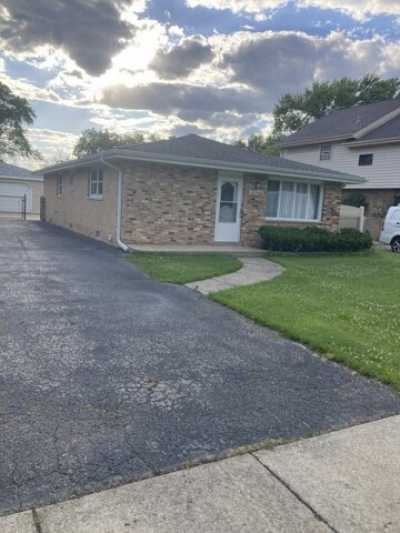 Home For Sale in Alsip, Illinois