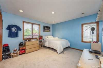 Home For Sale in Levittown, New York