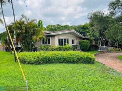 Home For Sale in Lighthouse Point, Florida