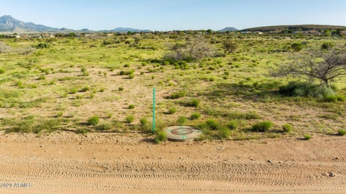 Picture of Residential Land For Sale in Kingman, Arizona, United States