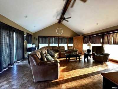 Home For Sale in Eldorado, Illinois