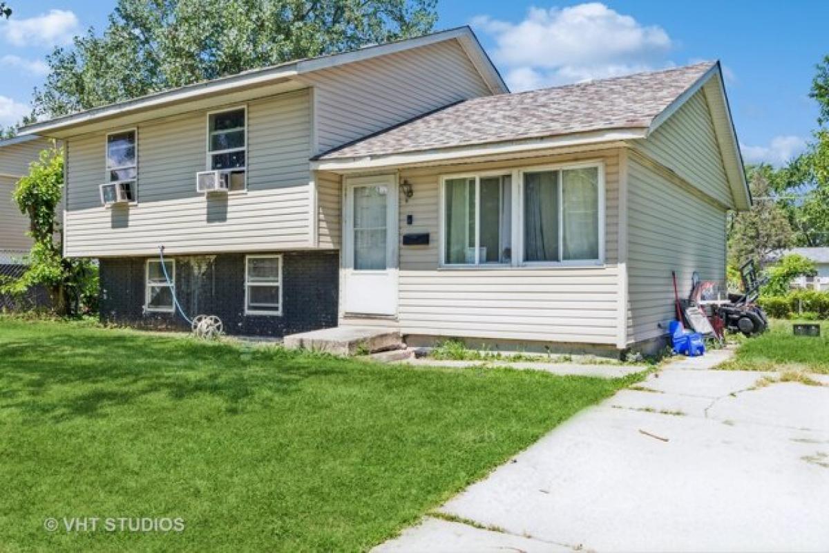 Picture of Home For Sale in Ford Heights, Illinois, United States