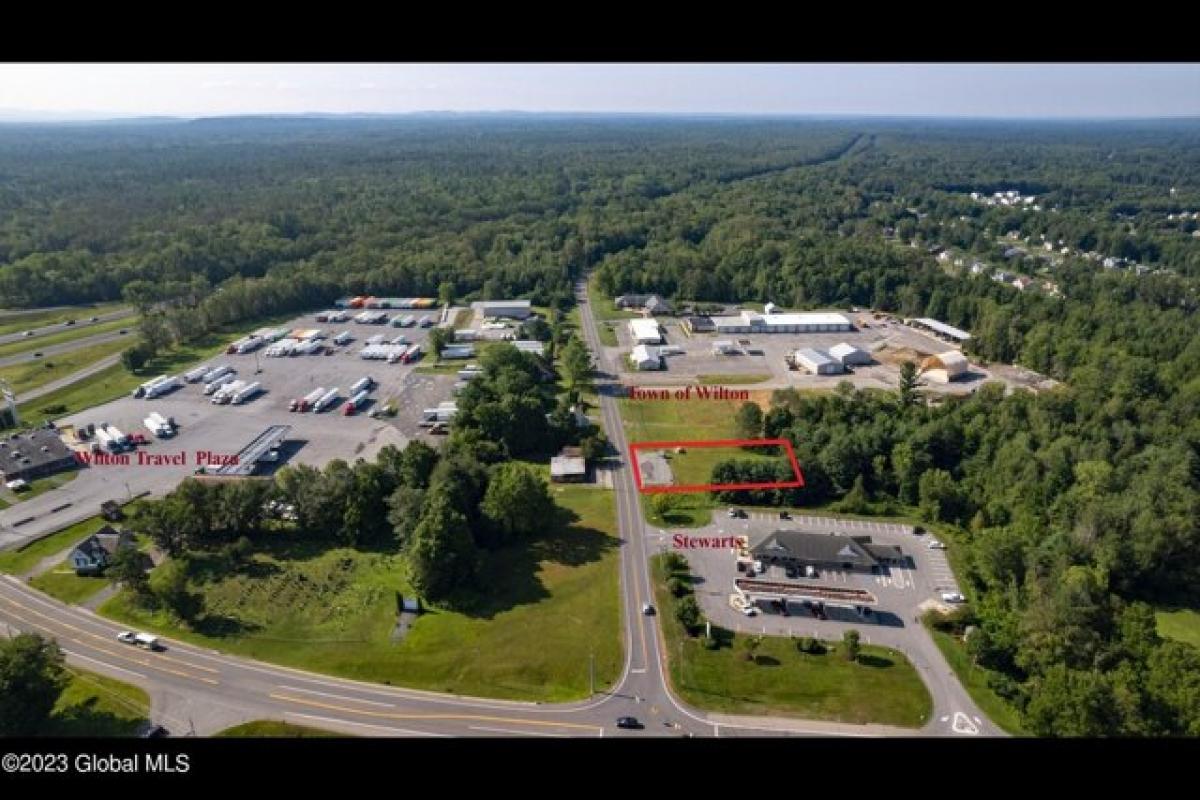 Picture of Residential Land For Sale in Wilton, New York, United States