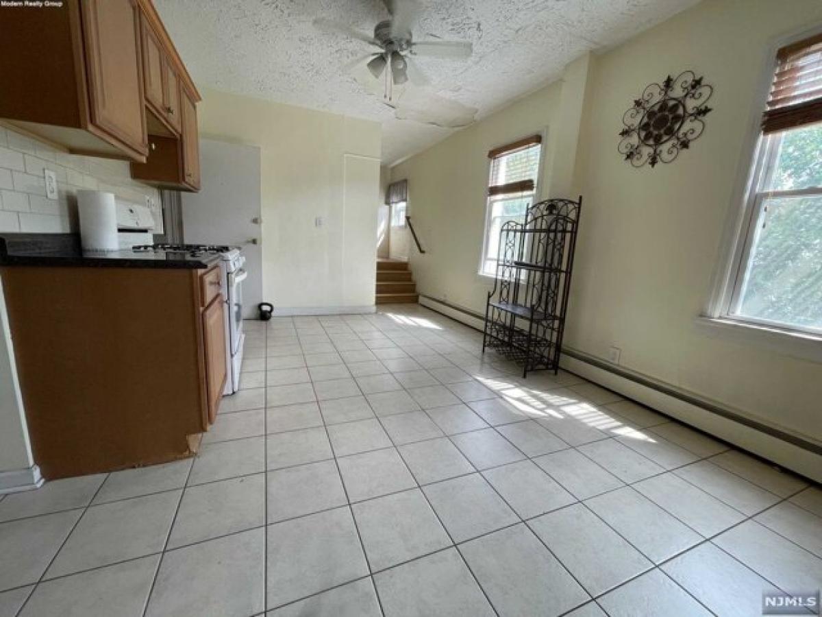 Picture of Home For Rent in Garfield, New Jersey, United States