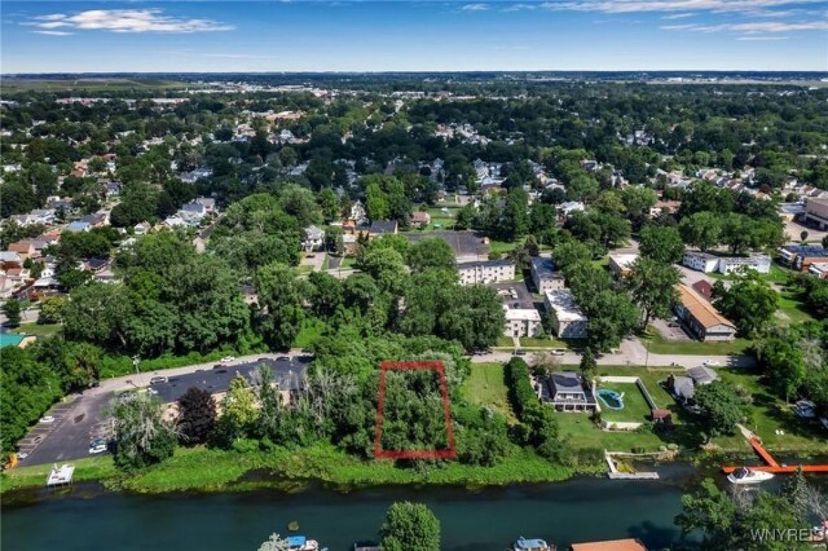 Picture of Residential Land For Sale in Niagara Falls, New York, United States