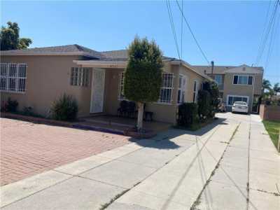 Home For Sale in Bell, California