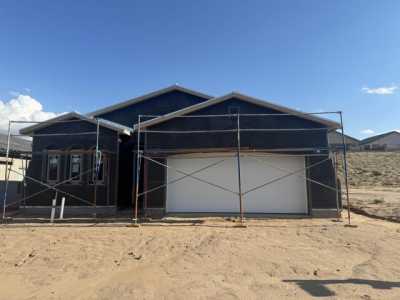 Home For Sale in Los Lunas, New Mexico