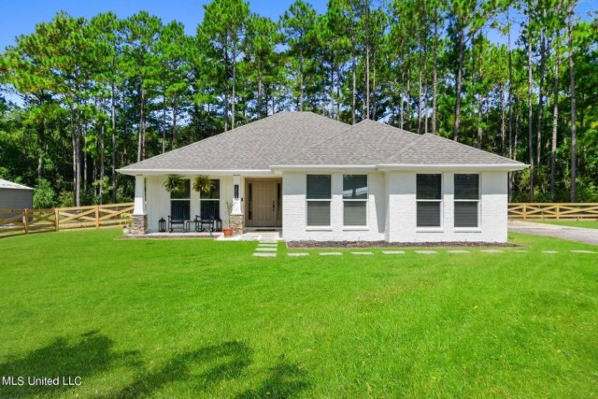 Picture of Home For Sale in Moss Point, Mississippi, United States