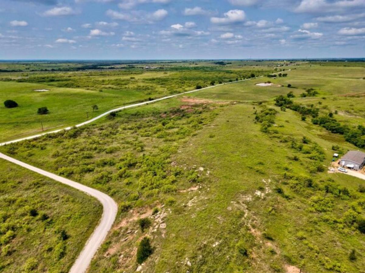 Picture of Residential Land For Sale in Nocona, Texas, United States