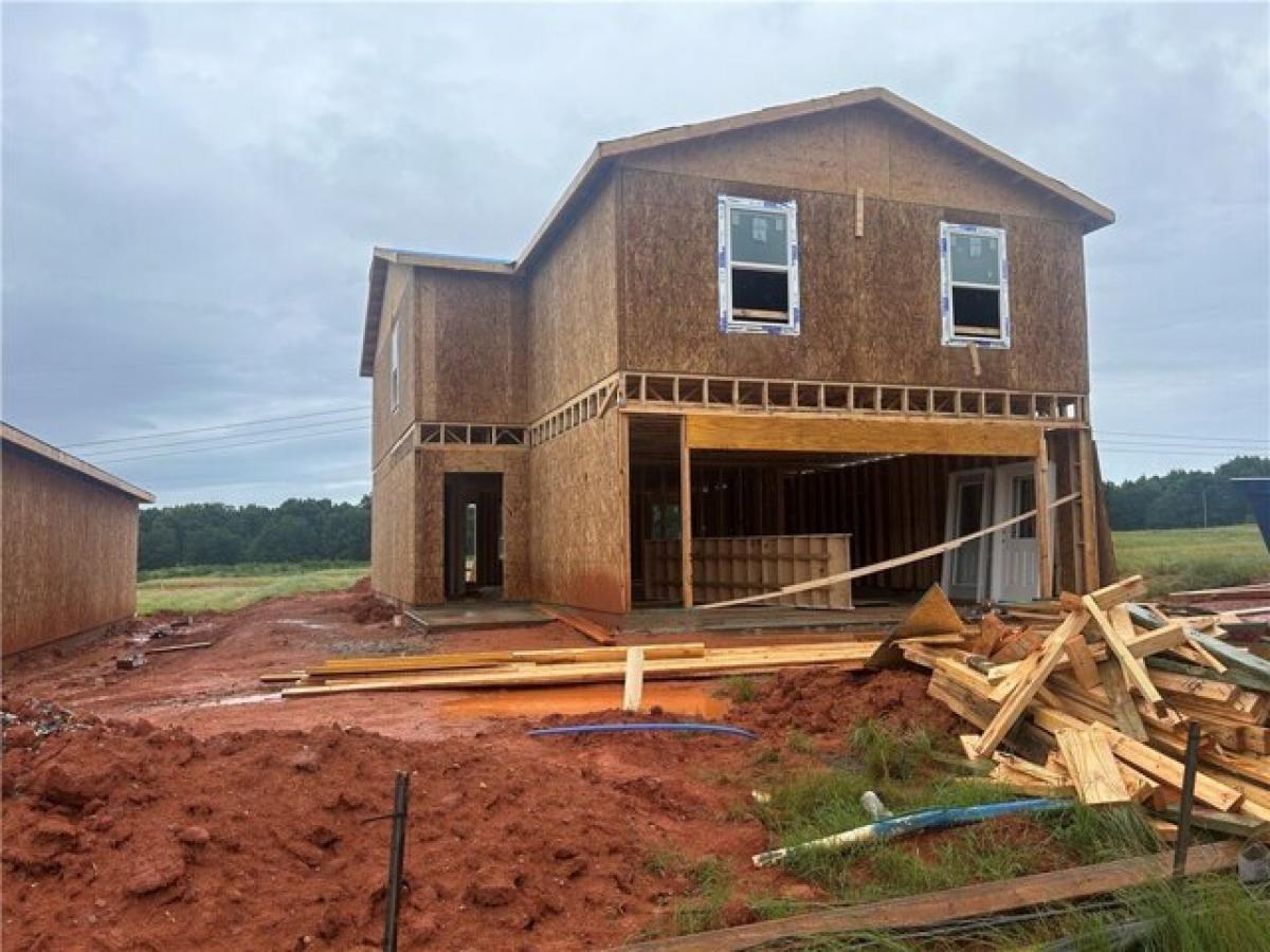 Picture of Home For Sale in Fountain Inn, South Carolina, United States