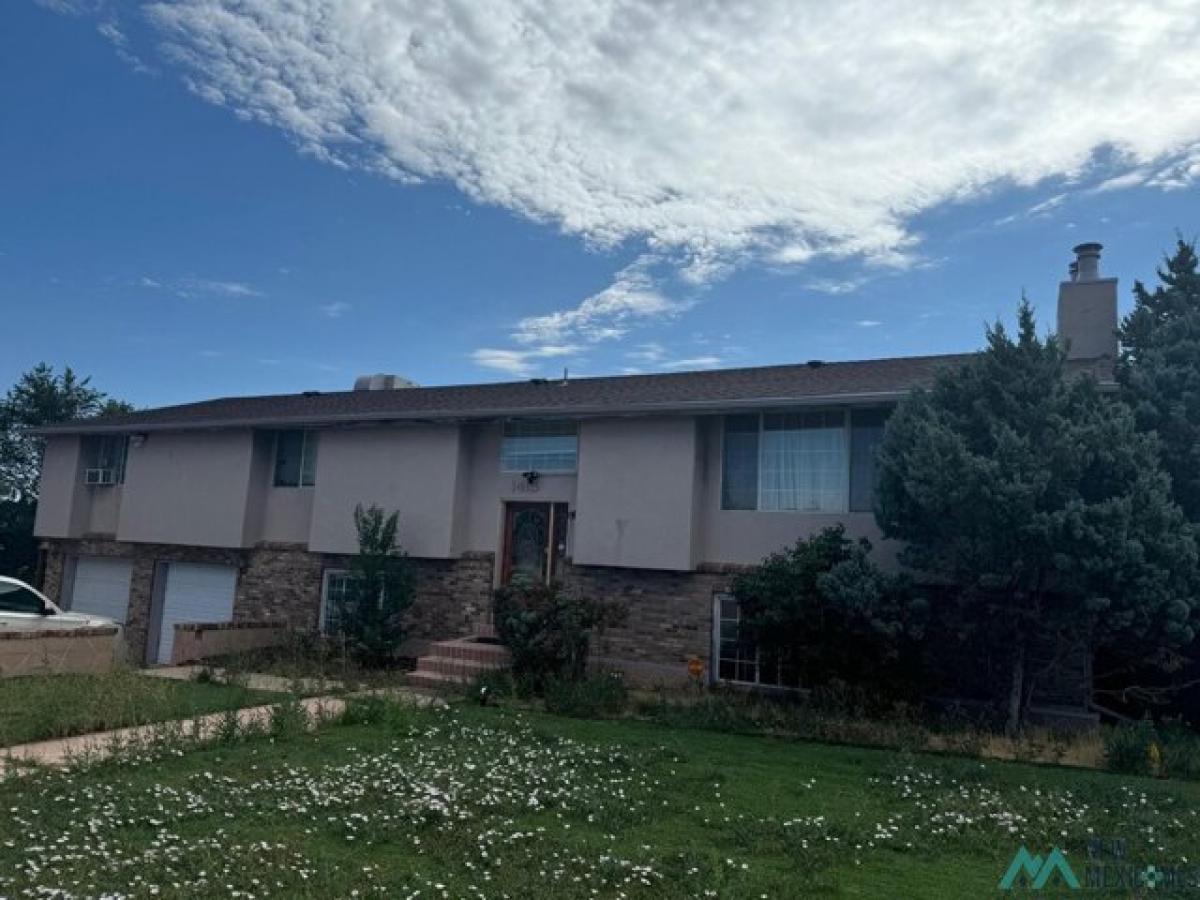 Picture of Home For Sale in Gallup, New Mexico, United States