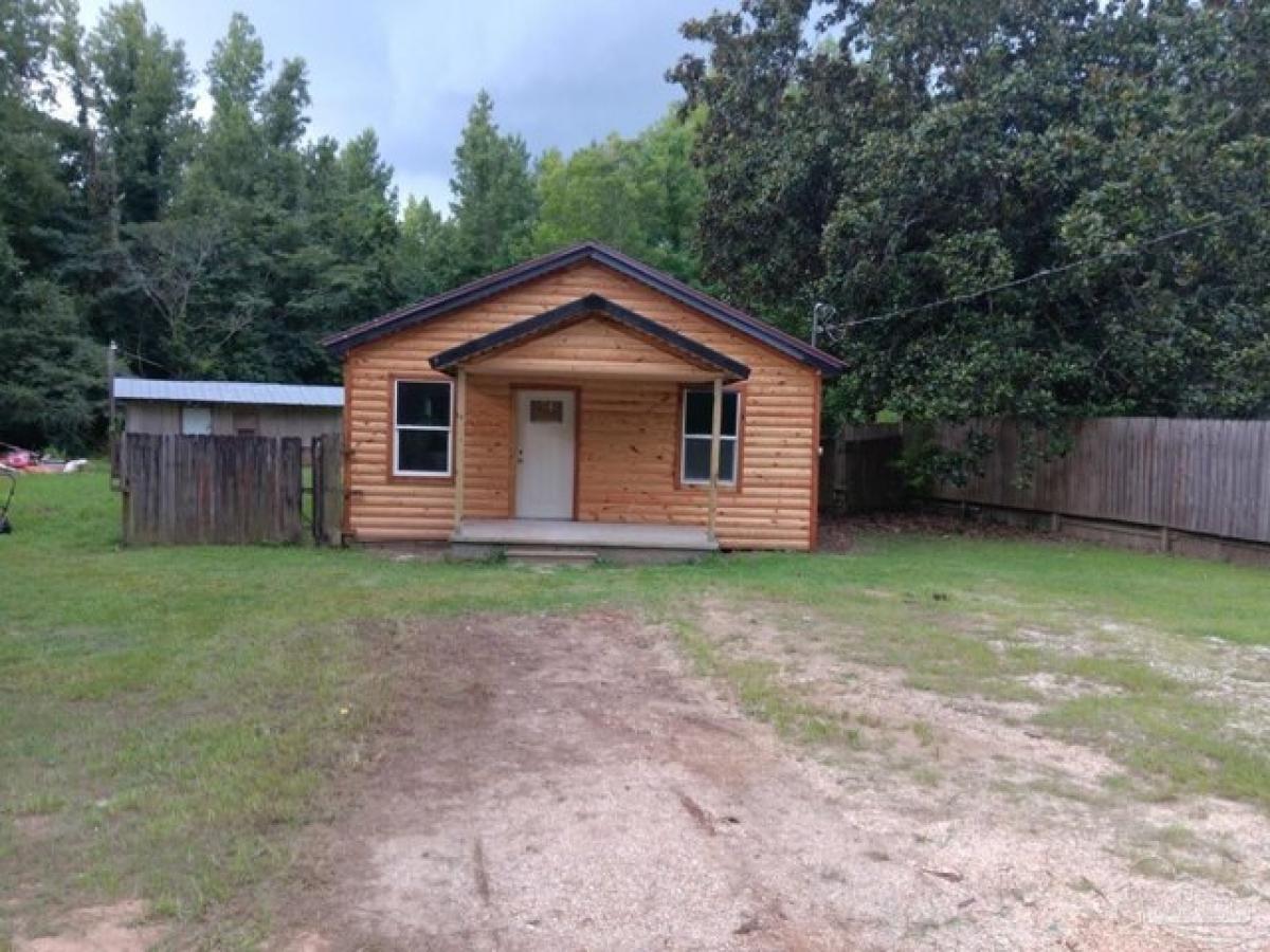 Picture of Home For Sale in Century, Florida, United States