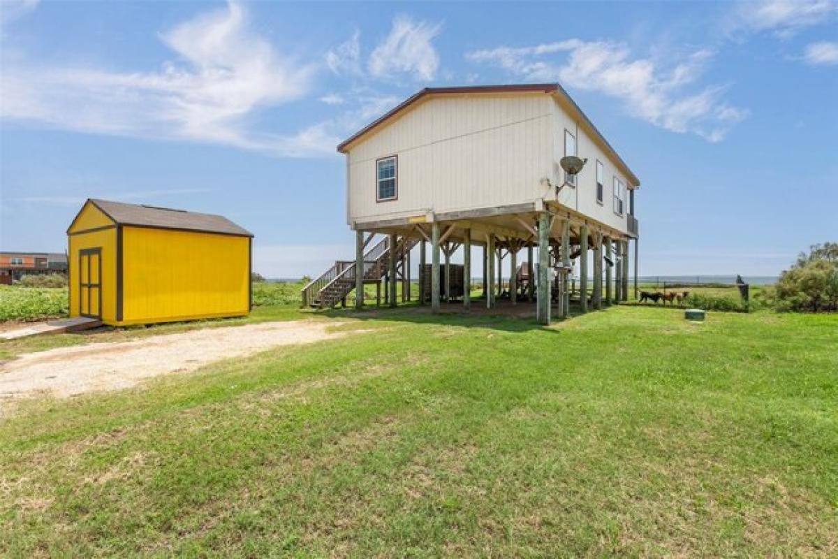 Picture of Home For Sale in Gilchrist, Texas, United States