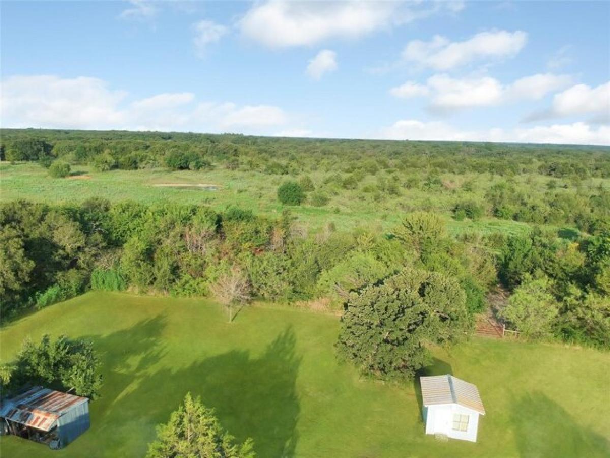 Picture of Home For Sale in Scurry, Texas, United States