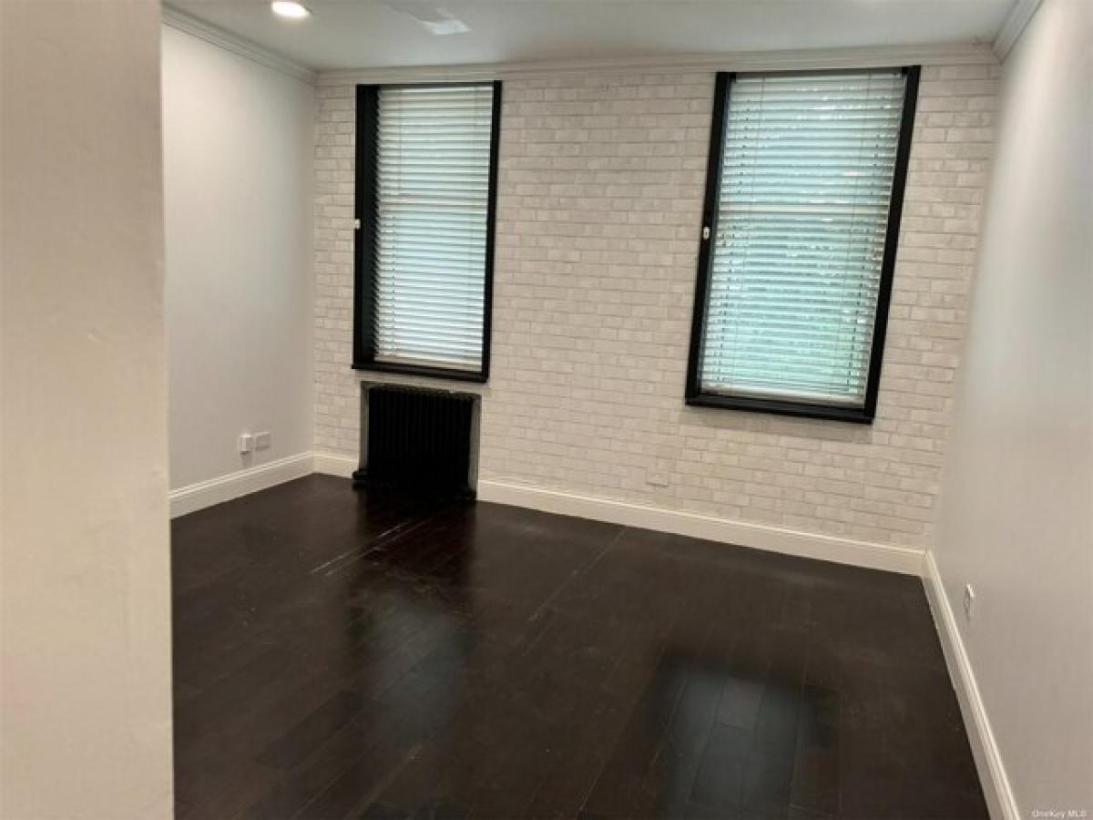 Picture of Home For Rent in College Point, New York, United States