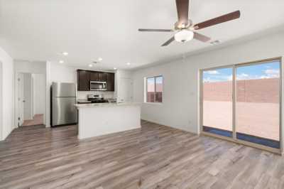 Home For Sale in Los Lunas, New Mexico