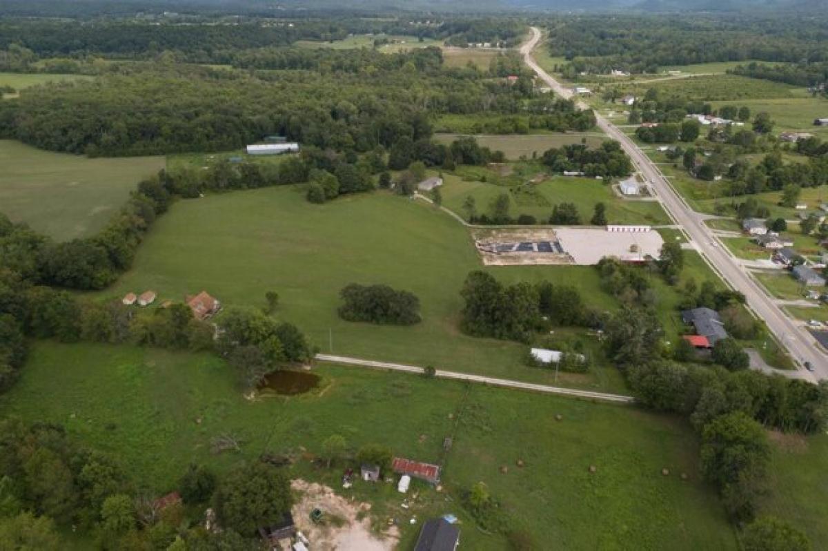 Picture of Home For Sale in Jeffersonville, Kentucky, United States