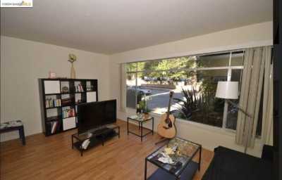 Apartment For Rent in Berkeley, California