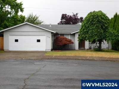 Home For Sale in Keizer, Oregon