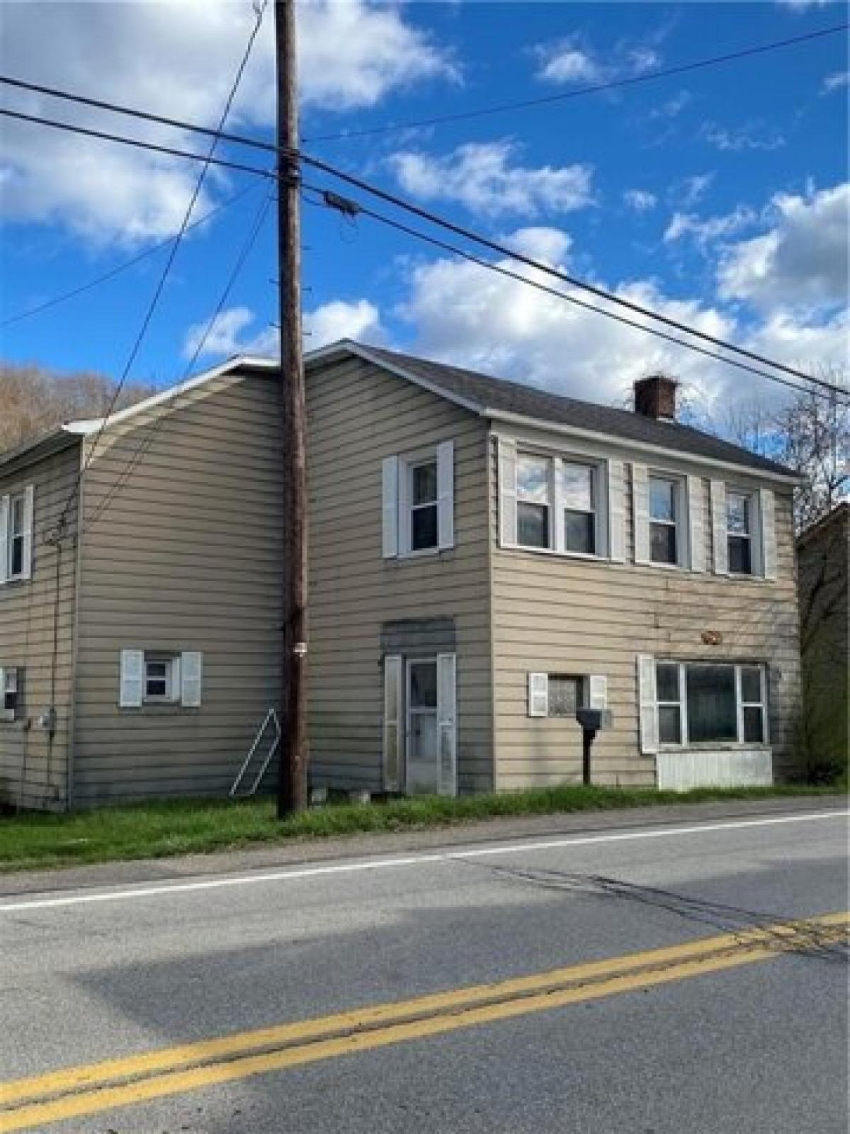 Picture of Home For Sale in Clarksburg, Pennsylvania, United States