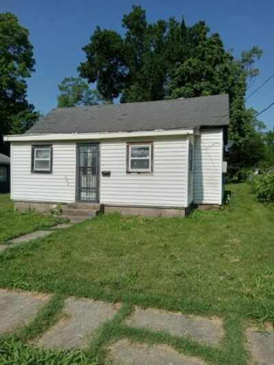 Home For Sale in Salisbury, Missouri