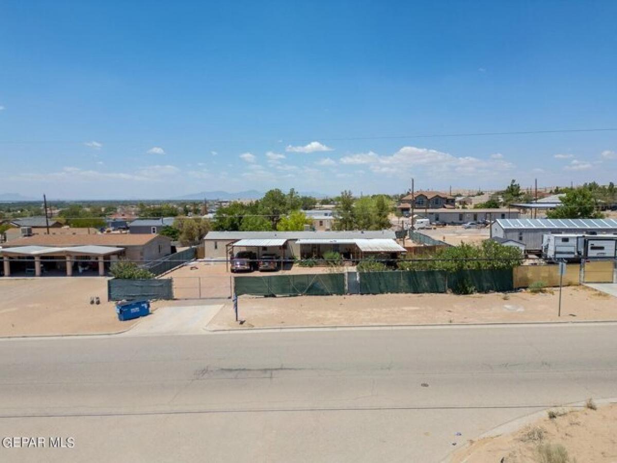 Picture of Home For Sale in Clint, Texas, United States