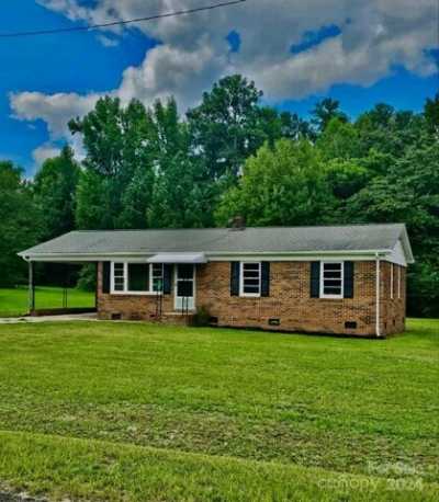 Home For Sale in Wadesboro, North Carolina